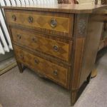 688 1056 CHEST OF DRAWERS